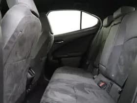 Lexus UX thumbnail 31