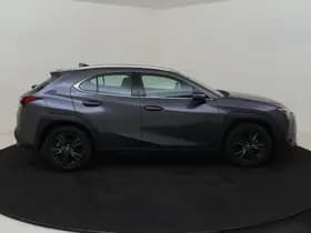 Lexus UX thumbnail 6