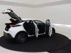 Toyota C-HR 2.0 PHEV 220PK Dynamic Winterpack Camera Carplay thumbnail 13