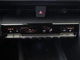 Toyota C-HR 2.0 PHEV 220PK Dynamic Winterpack Camera Carplay thumbnail 17