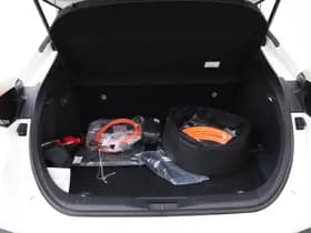 Toyota C-HR 2.0 PHEV 220PK Dynamic Winterpack Camera Carplay thumbnail 27