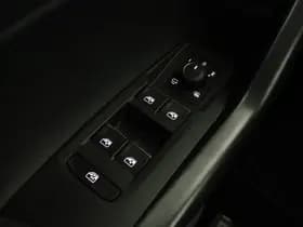 Volkswagen Taigo 1.0 TSI R-Line Automaat Pano Zwarte Hemel Sportpakket thumbnail 22