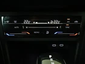 Volkswagen Taigo 1.0 TSI R-Line Automaat Pano Zwarte Hemel Sportpakket thumbnail 26