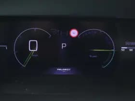 Peugeot 208 1.2 Hybride eDSC6 145 GT Automaat Carplay 3D Cockpit Clima Camer thumbnail 21