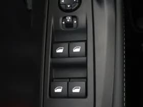 Peugeot 208 1.2 Hybride eDSC6 145 GT Automaat Carplay 3D Cockpit Clima Camer thumbnail 26