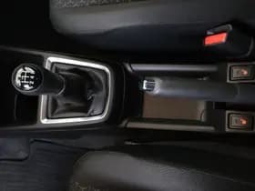 Suzuki Swift thumbnail 25