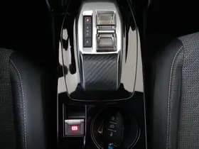Peugeot E-2008 EV Allure 50 kWh thumbnail 28