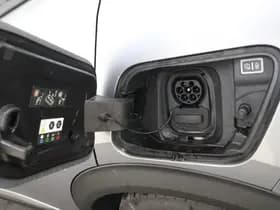 Peugeot E-2008 EV Allure 50 kWh thumbnail 36