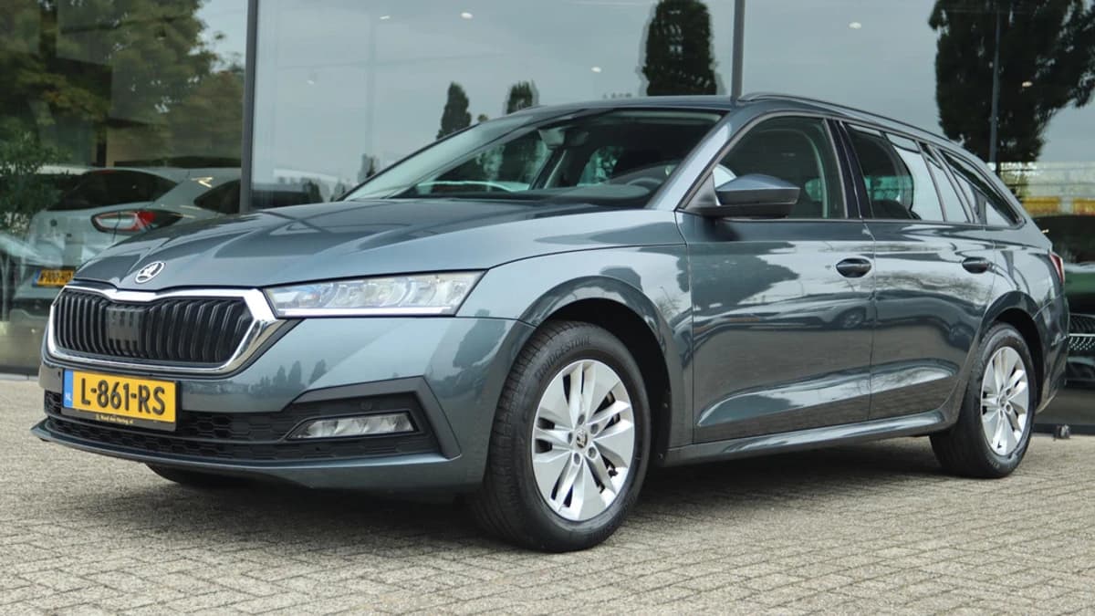 Škoda Octavia COMBI 1.0 TSI BUSINESS EDITION — foto 1