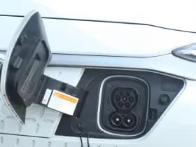 Hyundai KONA EV 64 KWH 3 FASE thumbnail 38