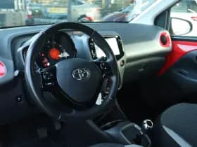 Toyota Aygo 1.0 VVT-i X-JOY AUT. CABRIO thumbnail 4