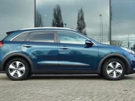 Kia Niro 1.6 GDI HYBRID FIRST EDITION thumbnail 9