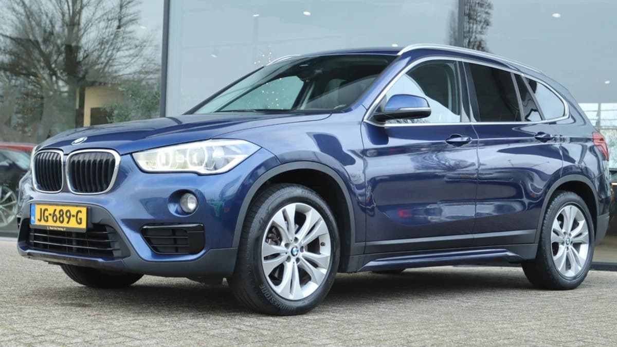 BMW X1 SDRIVE16D CORPORATE LEASE SPORT — foto 1