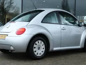 Volkswagen New Beetle 1.6 thumbnail 2