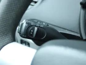 Volkswagen New Beetle 1.6 thumbnail 17