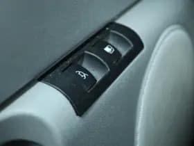 Volkswagen New Beetle 1.6 thumbnail 18