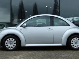 Volkswagen New Beetle 1.6 thumbnail 10