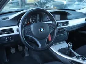 BMW 3 Serie Touring 318I BUSINESS LINE thumbnail 3