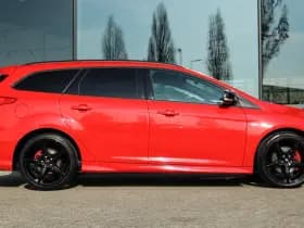 Ford FOCUS Wagon 1.5 150PK RED EDITION ST-LINE thumbnail 8