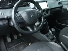 Peugeot 208 1.2 VTi ENVY 5-DRS. thumbnail 3