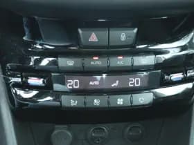 Peugeot 208 1.2 VTi ENVY 5-DRS. thumbnail 24