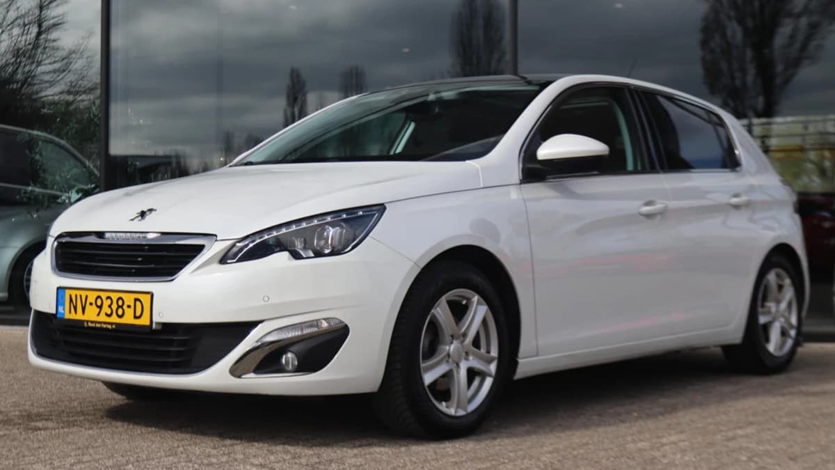 Peugeot 308 1.2 PT ALLURE — foto 1