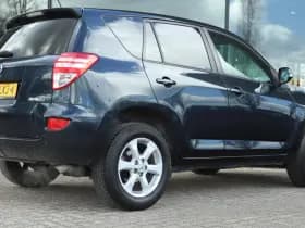 Toyota RAV4 2.0 VVTi DYNAMIC 2WD thumbnail 2