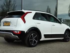 Kia Niro 1.6 GDi HYBRID EXECUTIVELINE thumbnail 2