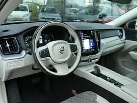 Volvo XC60 2.0 PLUG-IN RECHARGE T6 AWD BUSINESS PRO thumbnail 3