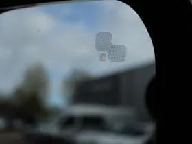 Land Rover Rover Defender 110 2.0 P400E 110 X-DYNAMIC HSE BLACK PACK thumbnail 48