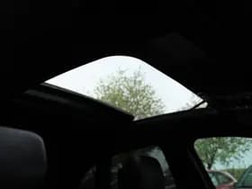 Porsche Macan thumbnail 4