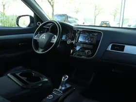 Mitsubishi Outlander thumbnail 7