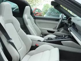 Porsche 911 thumbnail 4
