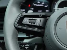 Porsche 911 thumbnail 40