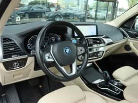 BMW iX3 thumbnail 3