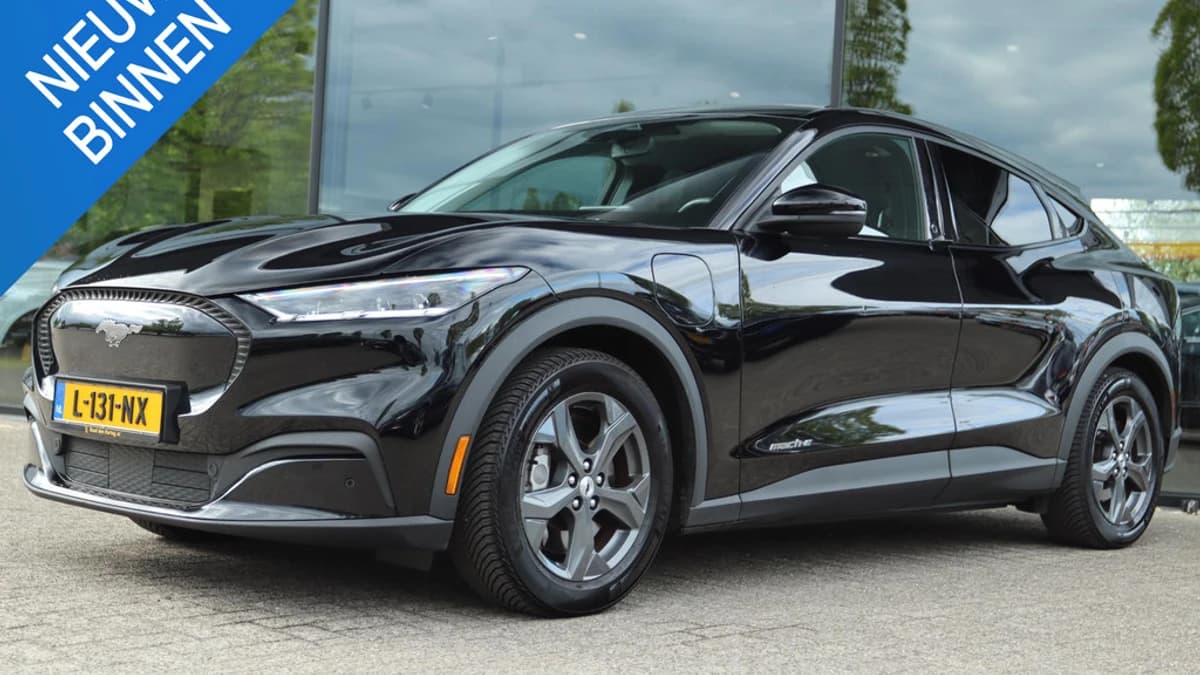 Ford Mustang — foto 1