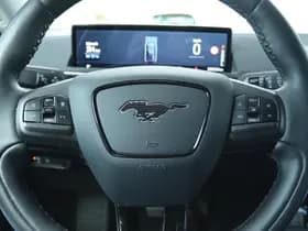 Ford Mustang thumbnail 18