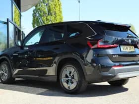 BMW iX1 thumbnail 11