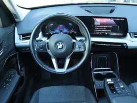 BMW iX1 thumbnail 18