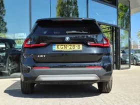 BMW iX1 thumbnail 10