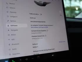 Tesla Model thumbnail 25