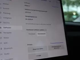 Tesla Model thumbnail 26