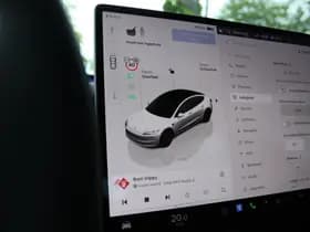 Tesla Model thumbnail 28