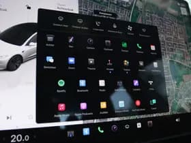 Tesla Model thumbnail 35