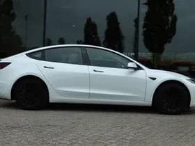 Tesla Model thumbnail 8