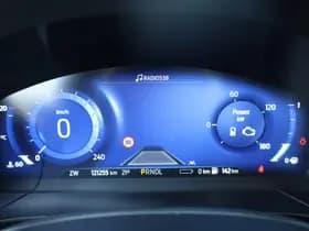 Ford Kuga ST-Line X PHEV thumbnail 11