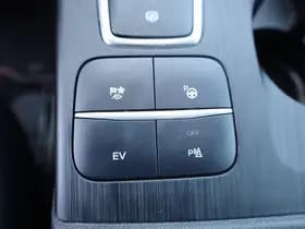 Ford Kuga ST-Line X PHEV thumbnail 18