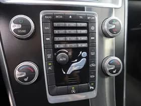 Volvo XC60 2.0 D4 FWD R-Design thumbnail 17