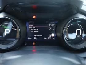 Toyota Yaris 1.5 Hybrid Executive thumbnail 12