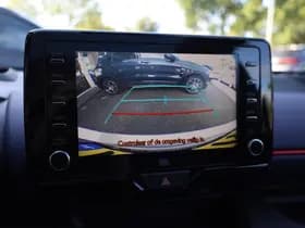 Toyota Yaris 1.5 Hybrid Executive thumbnail 7